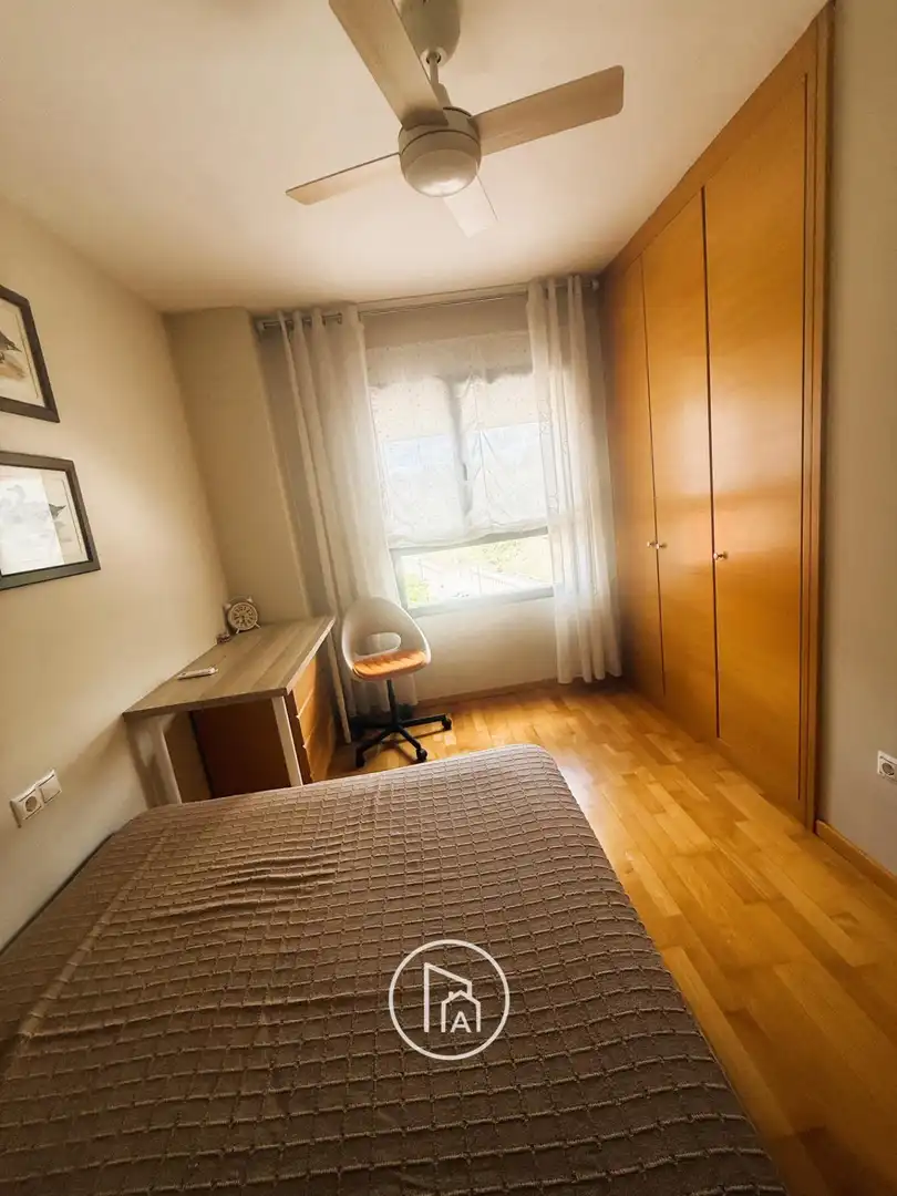 Bedroom of Flat for sale in Paterna  with Parquet flooring