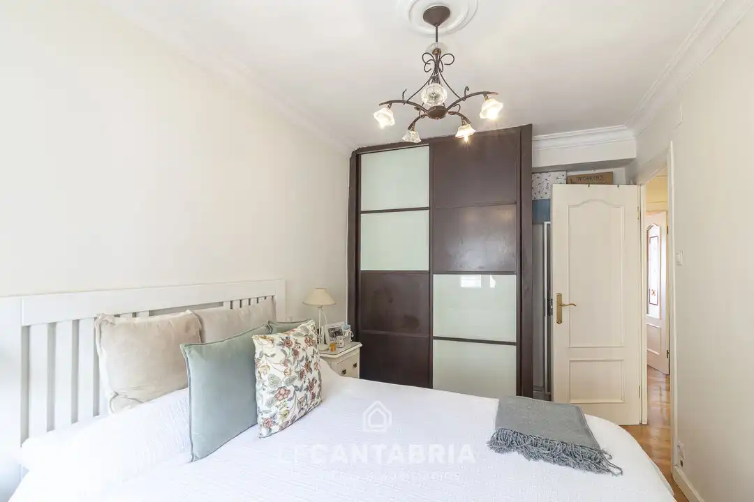 Habitación de Piso en venta en Santander con Calefacción