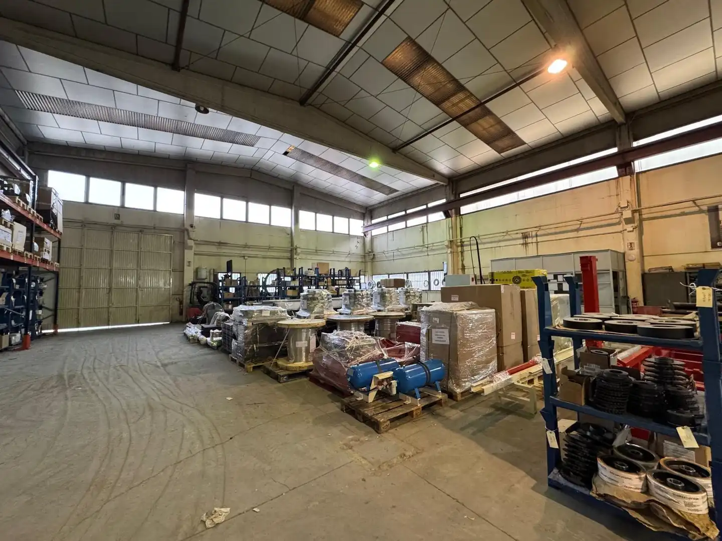 Fabrikhallen zur Miete in Igualada