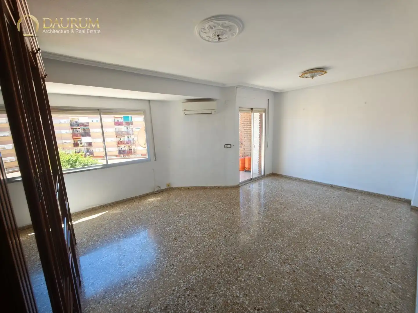 Living room of Flat for sale in Alaquàs  with Air Conditioner and Terrace