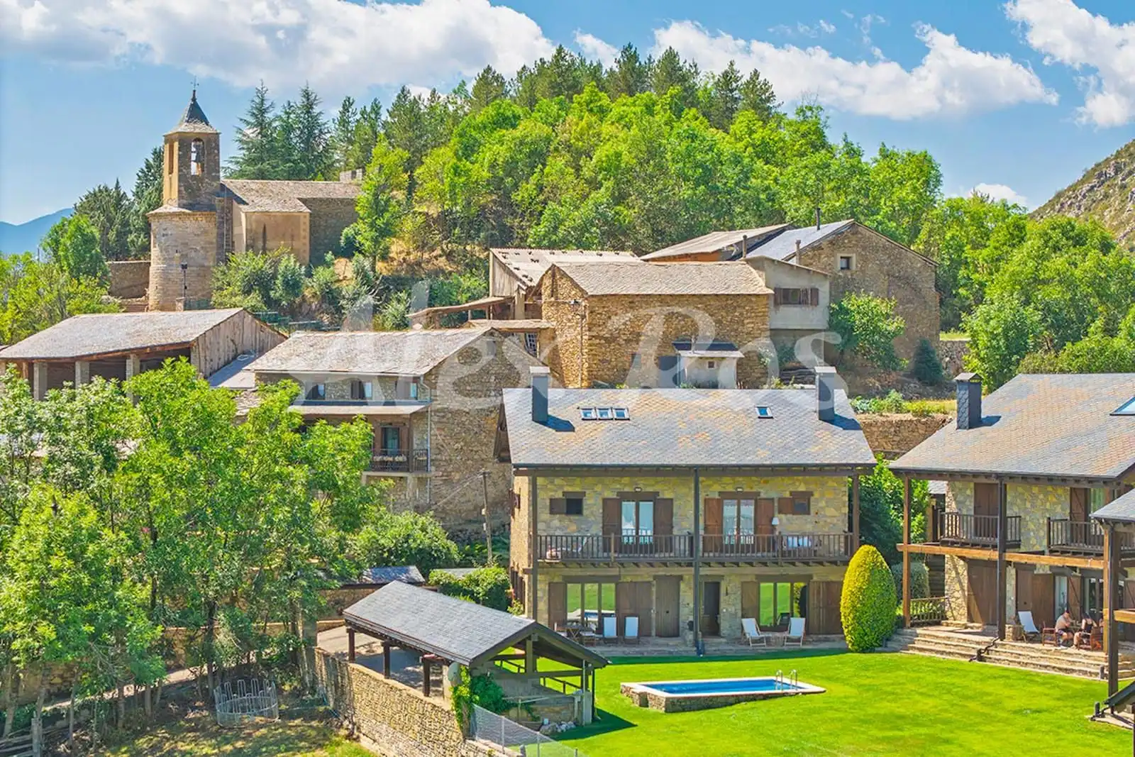 Casa amb piscina en venda a N/A