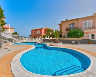 Piscina de Casa adosada en venda en Granadilla de Abona amb Jardí privat, Terrassa i Traster