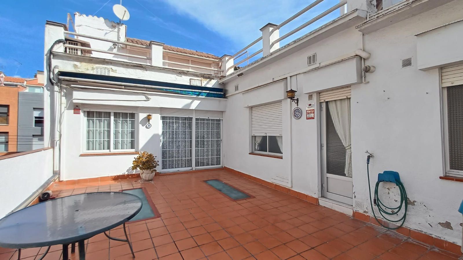 Exterior view of House or chalet for sale in Sabadell  with Air Conditioner, Heating and Terrace