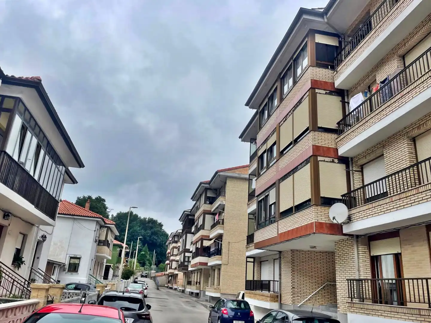 Vista exterior de Piso en venta en Reocín con Calefacción, Terraza y Balcón