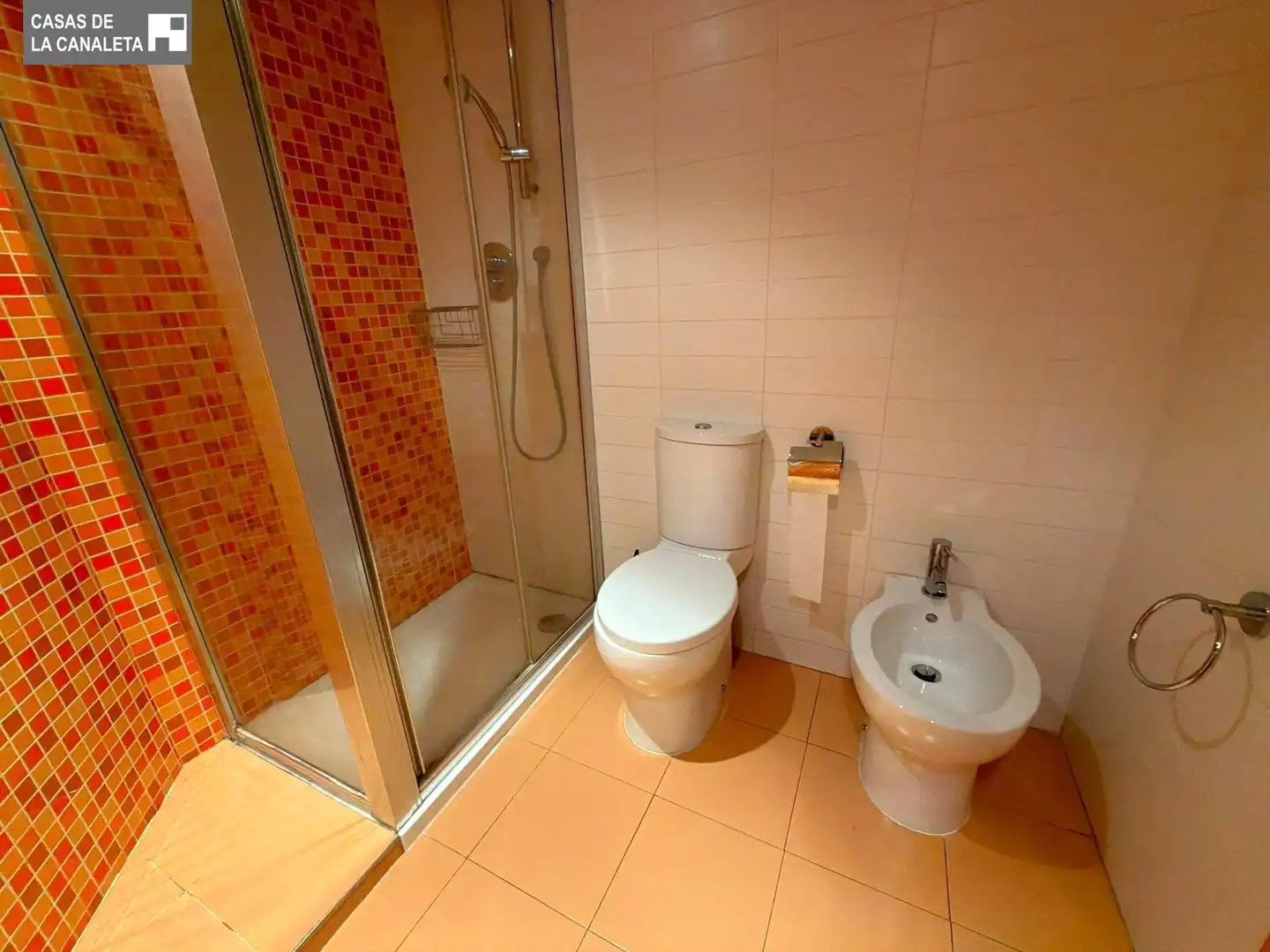 Baño de Piso de alquiler en Mislata con Aire acondicionado, Calefacción y Parquet