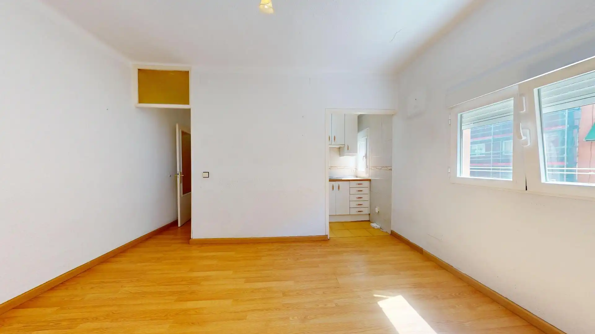 Flat with lift for sale in Calle Benadalid