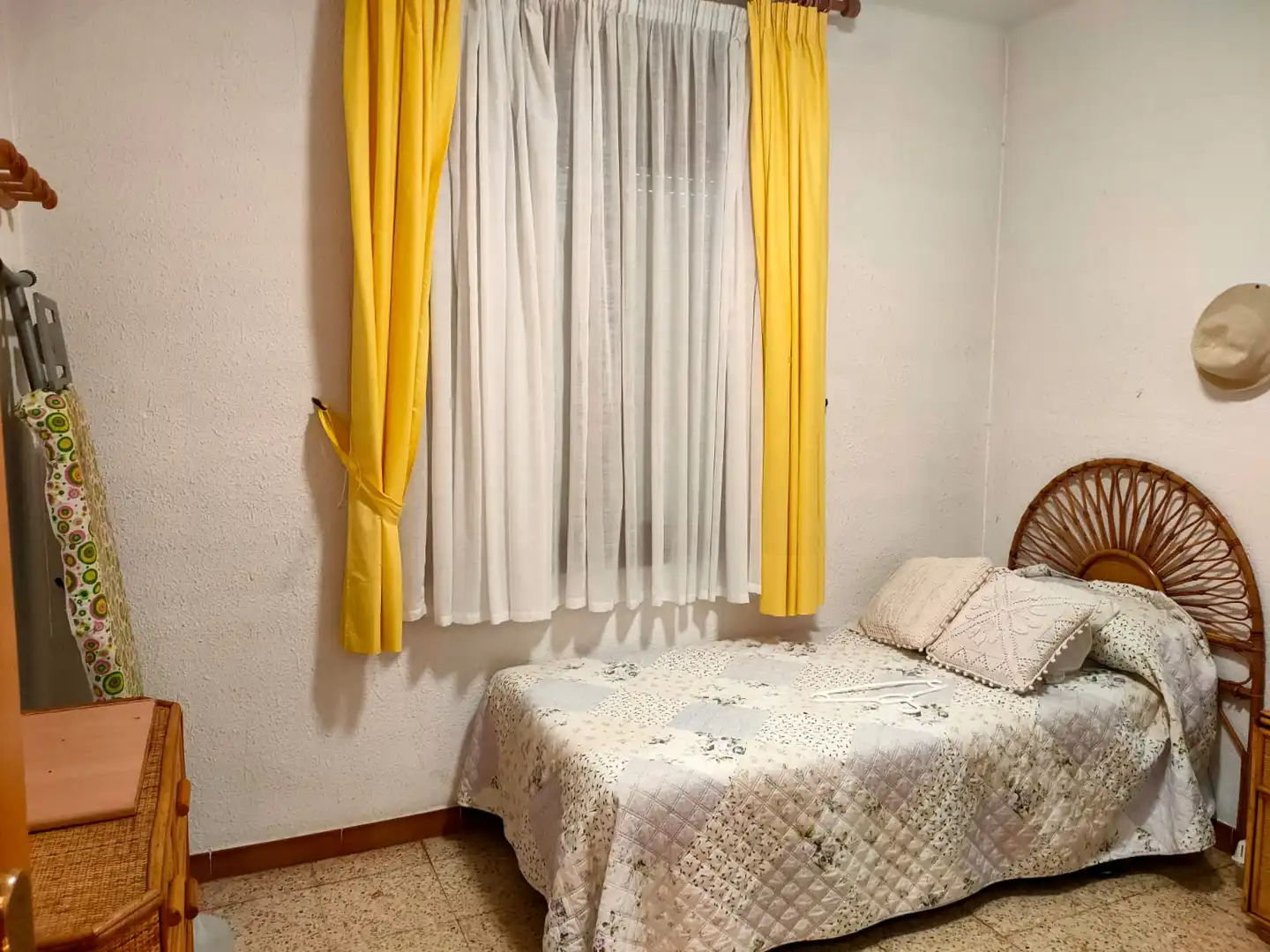 Habitación de Casa adosada en venta en Maçanet de la Selva con Aire acondicionado, Calefacción y Jardín privado