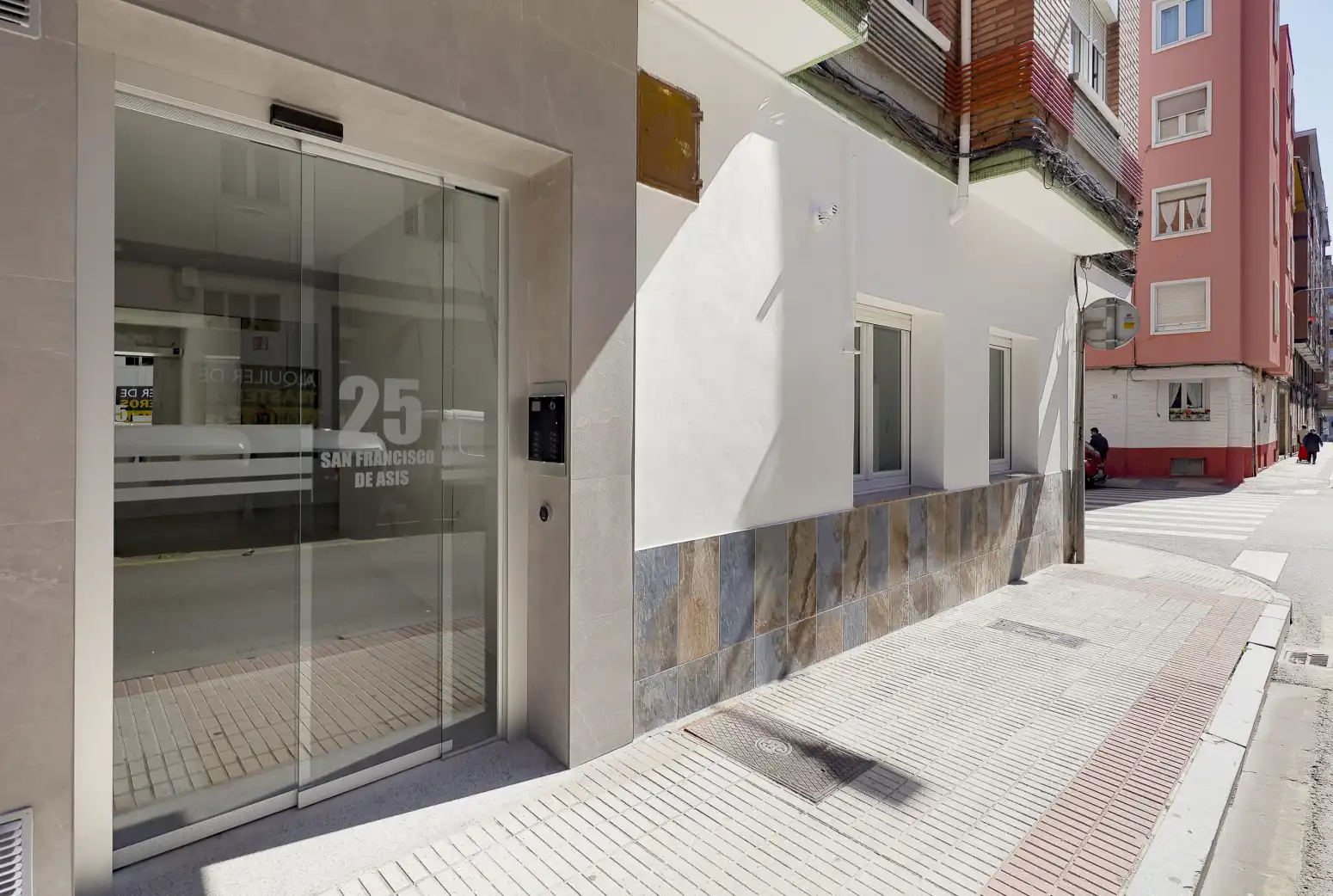 Vista exterior de Piso en venta en Gijón 