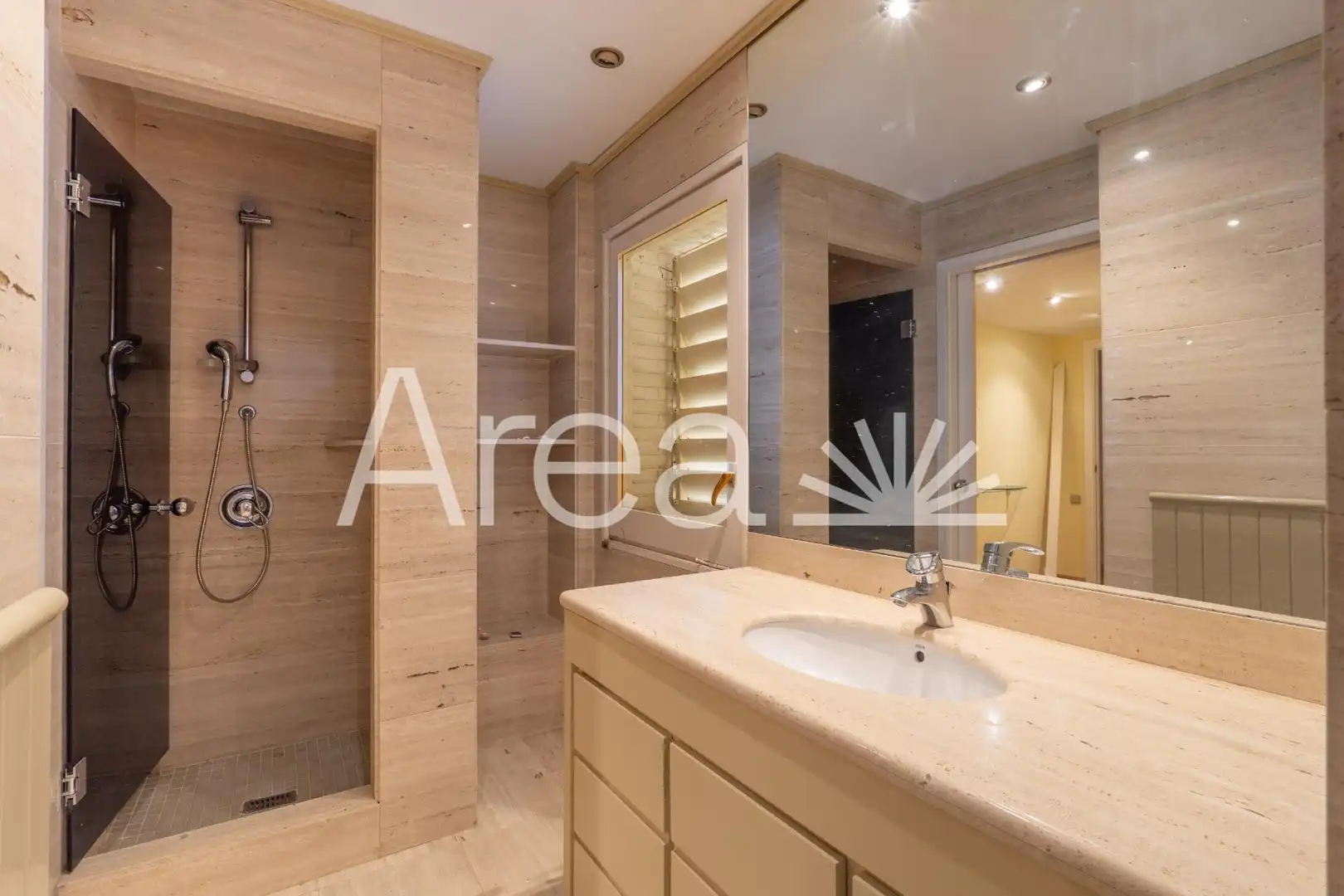 Bathroom of Houses for sale in Rocaferrera
