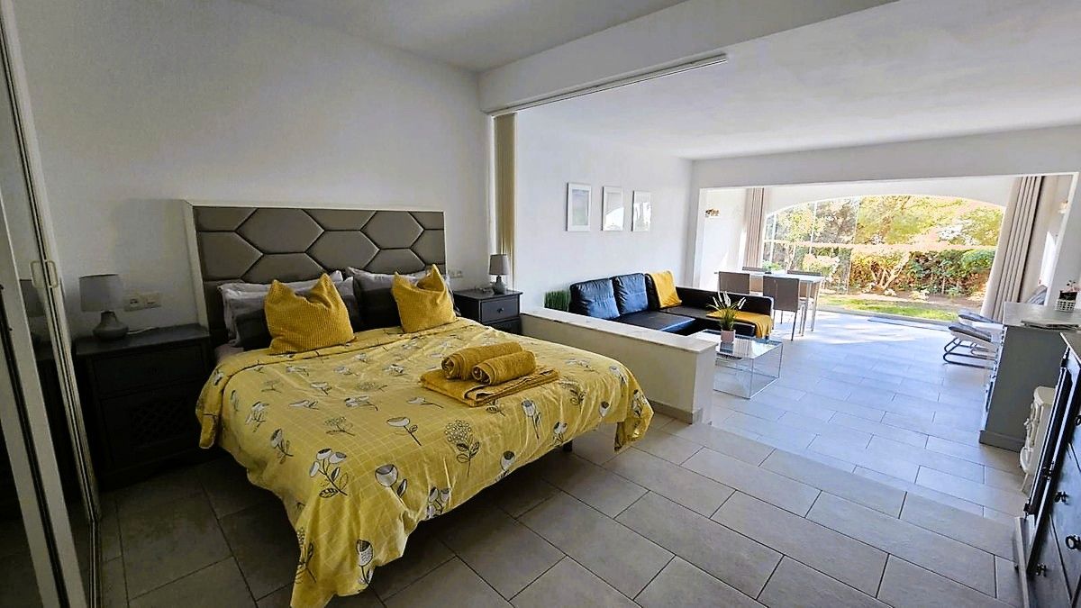 Dormitori de Estudi en venda en Mijas amb Aire condicionat, Terrassa i Moblat