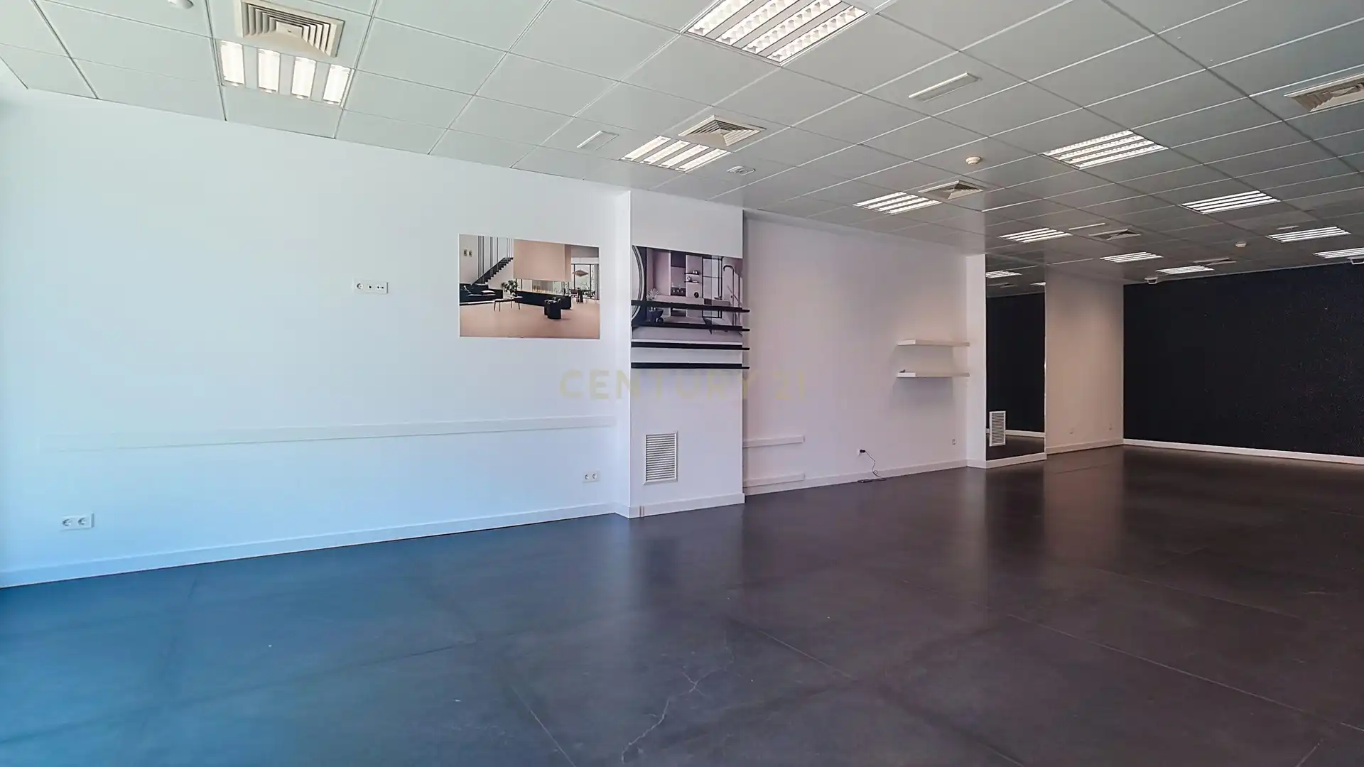 Commercial properties for sale in Avenida de Mijas, Las Lagunas, Spain, 31, Las Cañadas