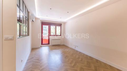 Foto 5 de Apartamento de alquiler en Doctor Esquerdo, Niño Jesús,  Madrid Capital