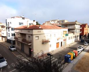 Vista exterior de Pis en venda en Figueres amb Calefacció, Moblat i Forn