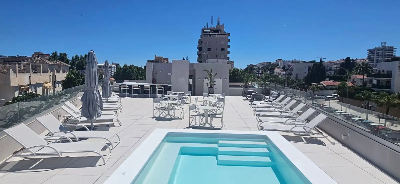 Habitatge amb piscina en venda a La Carihuela - Los Nidos