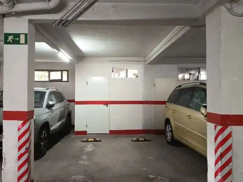 Parkplatz von Garage zur Miete in Sopela