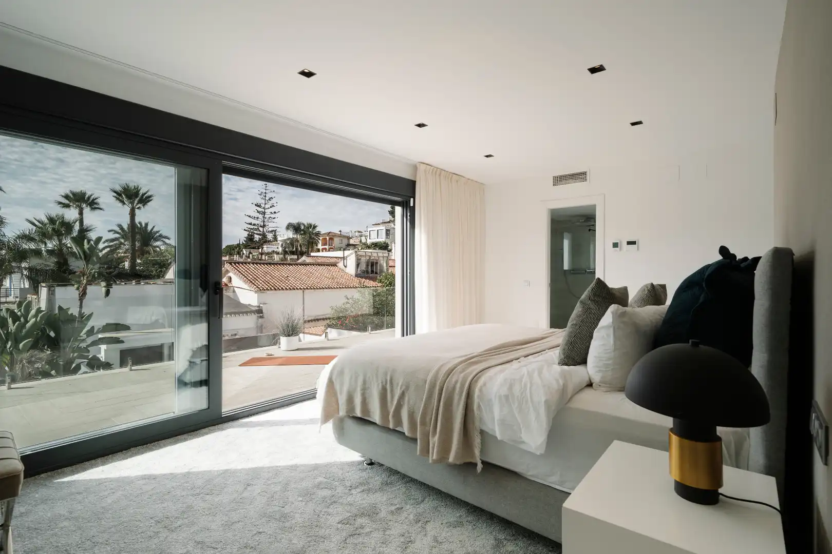 Chalet con piscina en venta en Calle los Granados 18, imagen 7