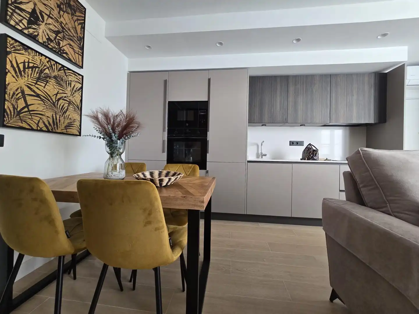 Kitchen of Flat for rent in Sanlúcar la Mayor  with Air Conditioner, Heating and Furnished