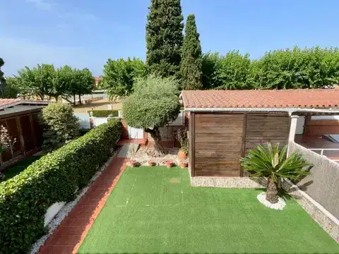 Casa aparellada amb terrassa en venda a Carrer Puigmal, imagen 6