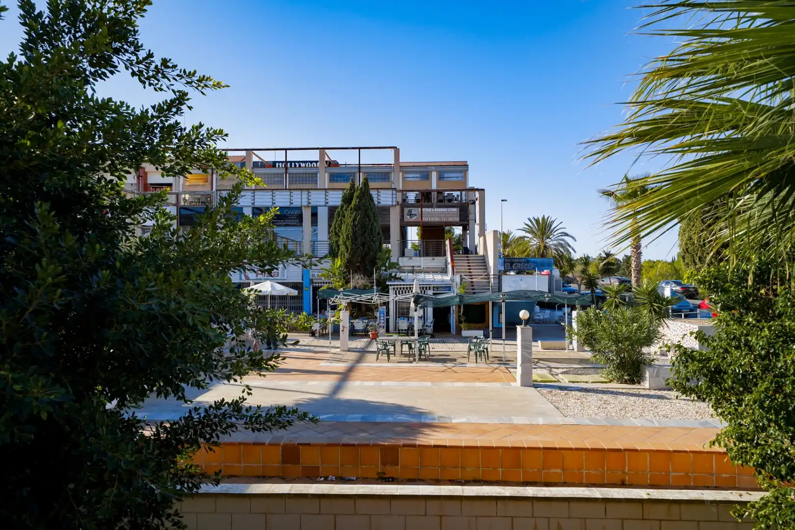 Vista exterior de Casa adosada en venda en Orihuela amb Aire condicionat, Terrassa i Traster