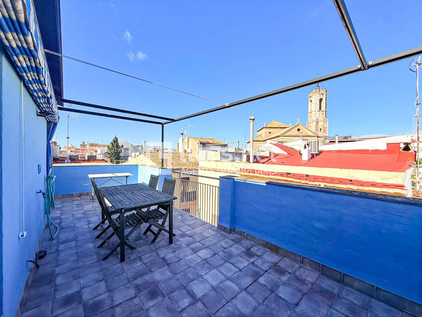 Casa con terraza en venta en Carrer del Castell