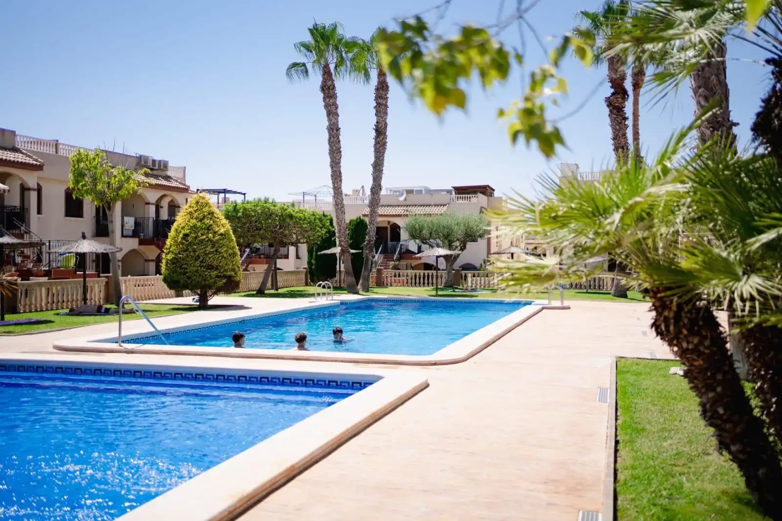 Piscina de Casa o chalet de alquiler en Torrevieja con Aire acondicionado, Amueblado y Horno