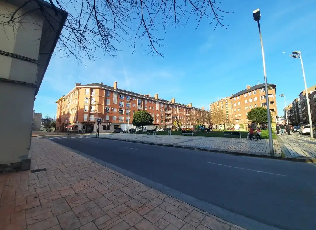 Vista exterior de Pis en venda en Ponferrada amb Calefacció i Moblat