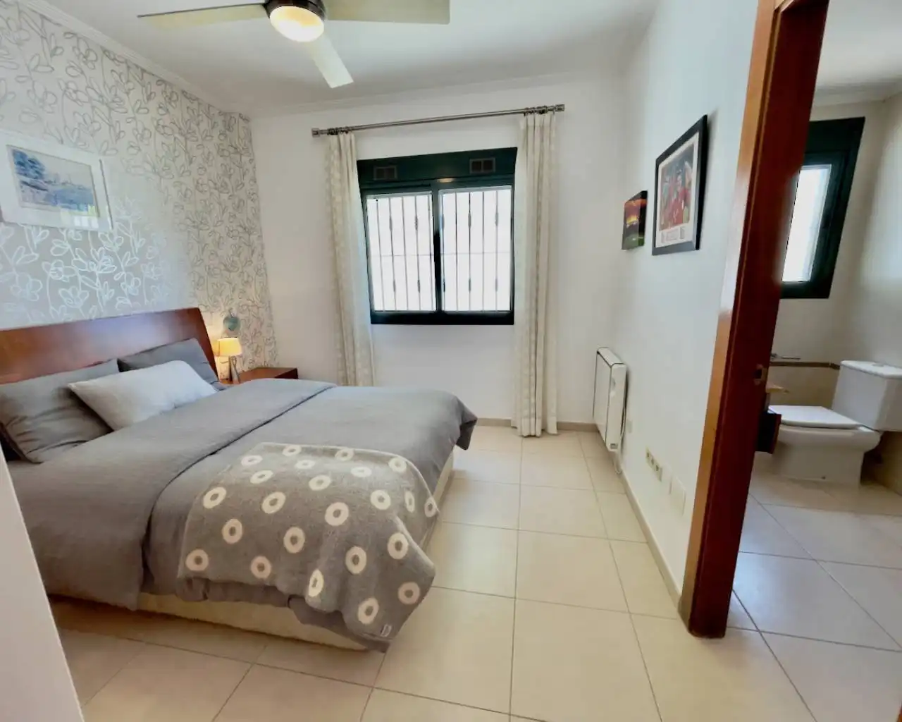 Dormitori de Casa o xalet en venda en Rojales amb Jardí privat, Terrassa i Moblat