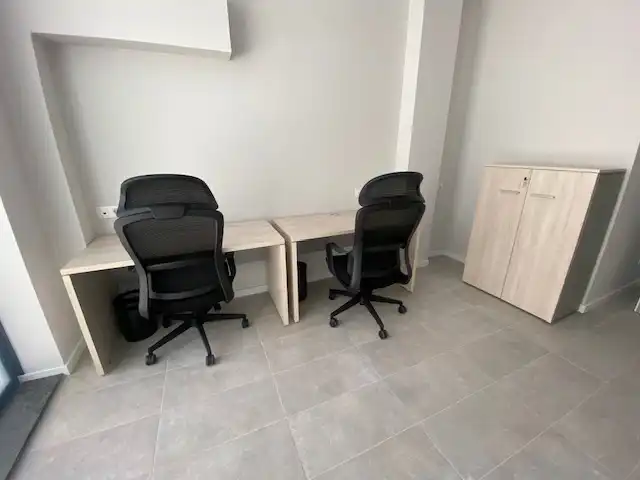 Büro zur Miete in L'Hospitalet de Llobregat mit Klimaanlage, Heizung und Möbliert