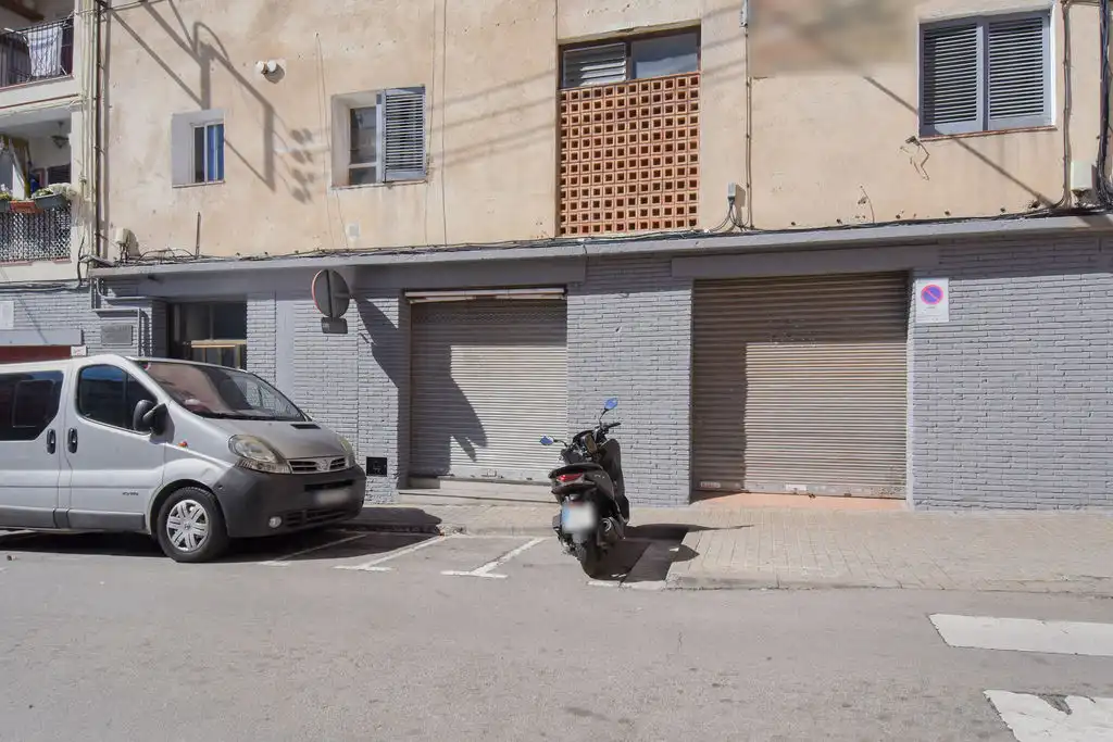 Vista exterior de Local en venta en Mataró