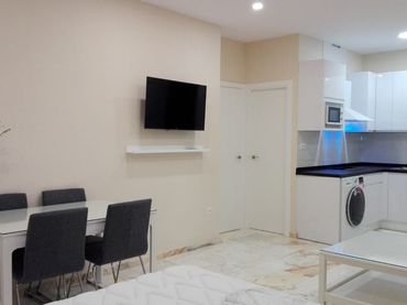 Studio with pool to rent in Avenida Alcalde Luis Uruñuela