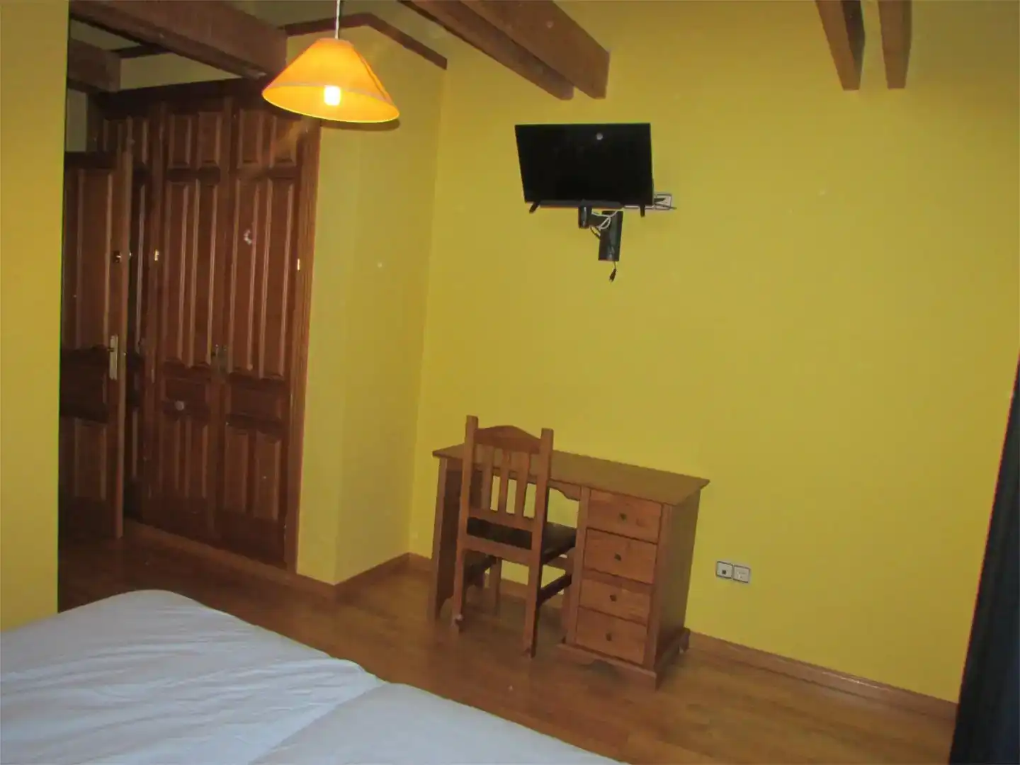 Dormitori de Casa o xalet de lloguer en Jaca amb Jardí privat, Parquet i Moblat