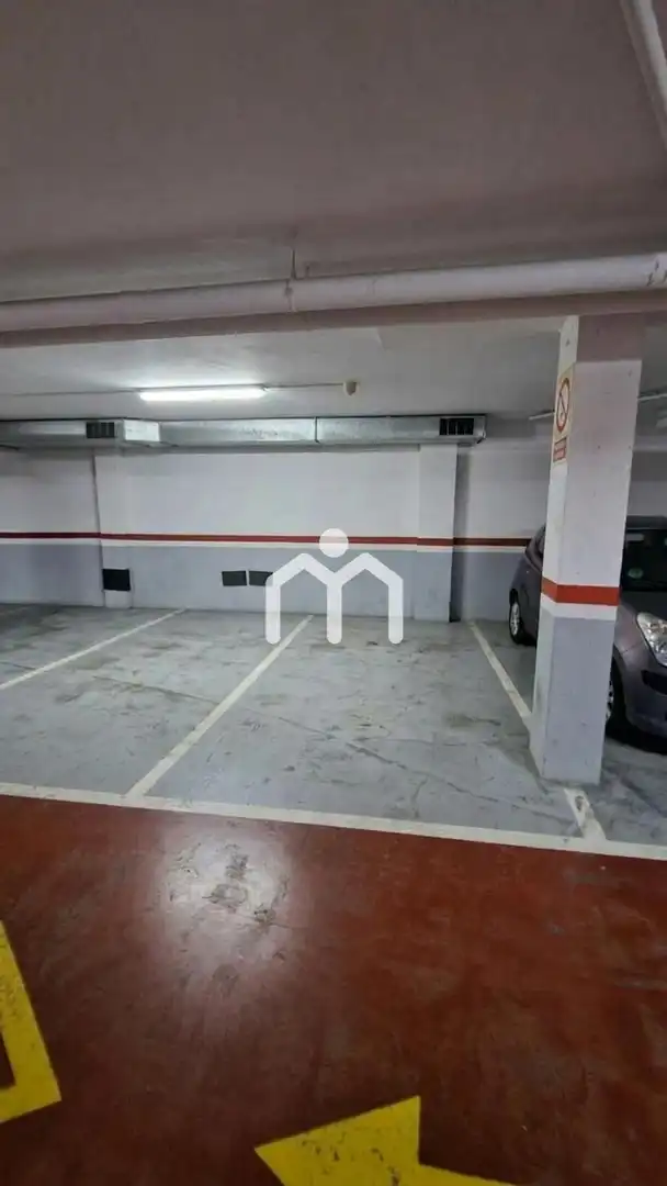 Parking de Piso en venta en Badalona con Aire acondicionado, Calefacción y Parquet