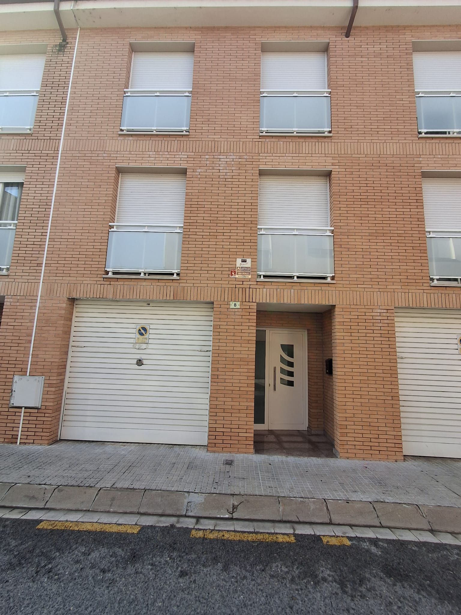 Vista exterior de Casa adosada en venda en Tortosa amb Aire condicionat, Calefacció i Jardí privat