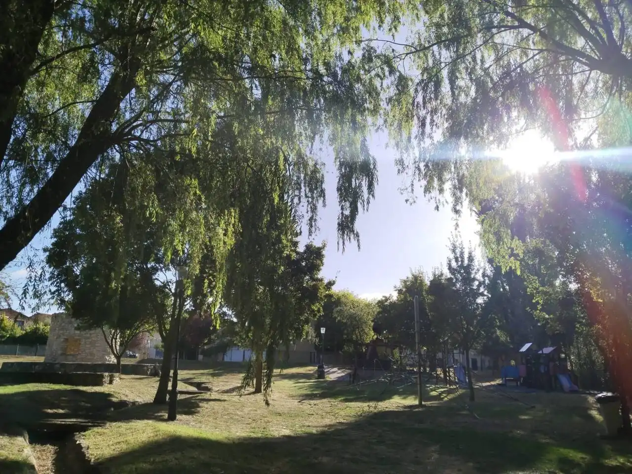 Vista exterior de Casa o xalet en venda en Villariezo amb Calefacció, Jardí privat i Parquet