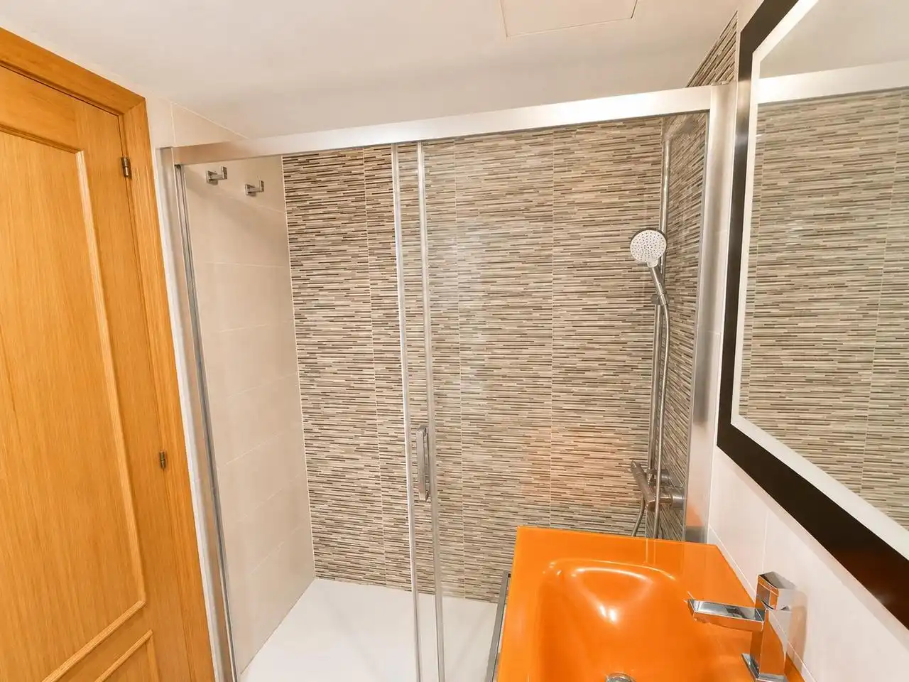Badezimmer von Wohnung zum Verkauf in Madrid mit Klimaanlage, Heizung und Parkett
