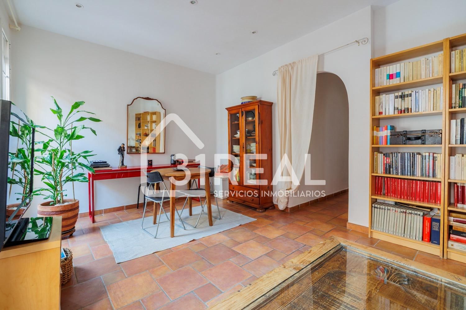 Sala d'estar de Pis en venda en  Madrid Capital amb Aire condicionat, Terrassa i Balcó