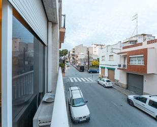 Vista exterior de Pis en venda en Sant Pere de Ribes amb Aire condicionat, Terrassa i Traster