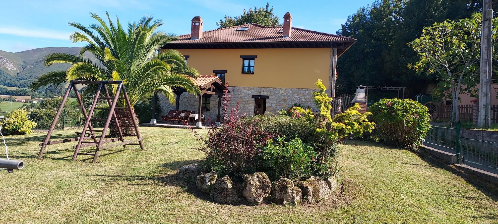 Garden of Country house to rent in Piloña  with Private garden, Parquet flooring and Terrace
