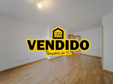 Baixos amb piscina en venda a Prado Santo Domingo - Ensanche