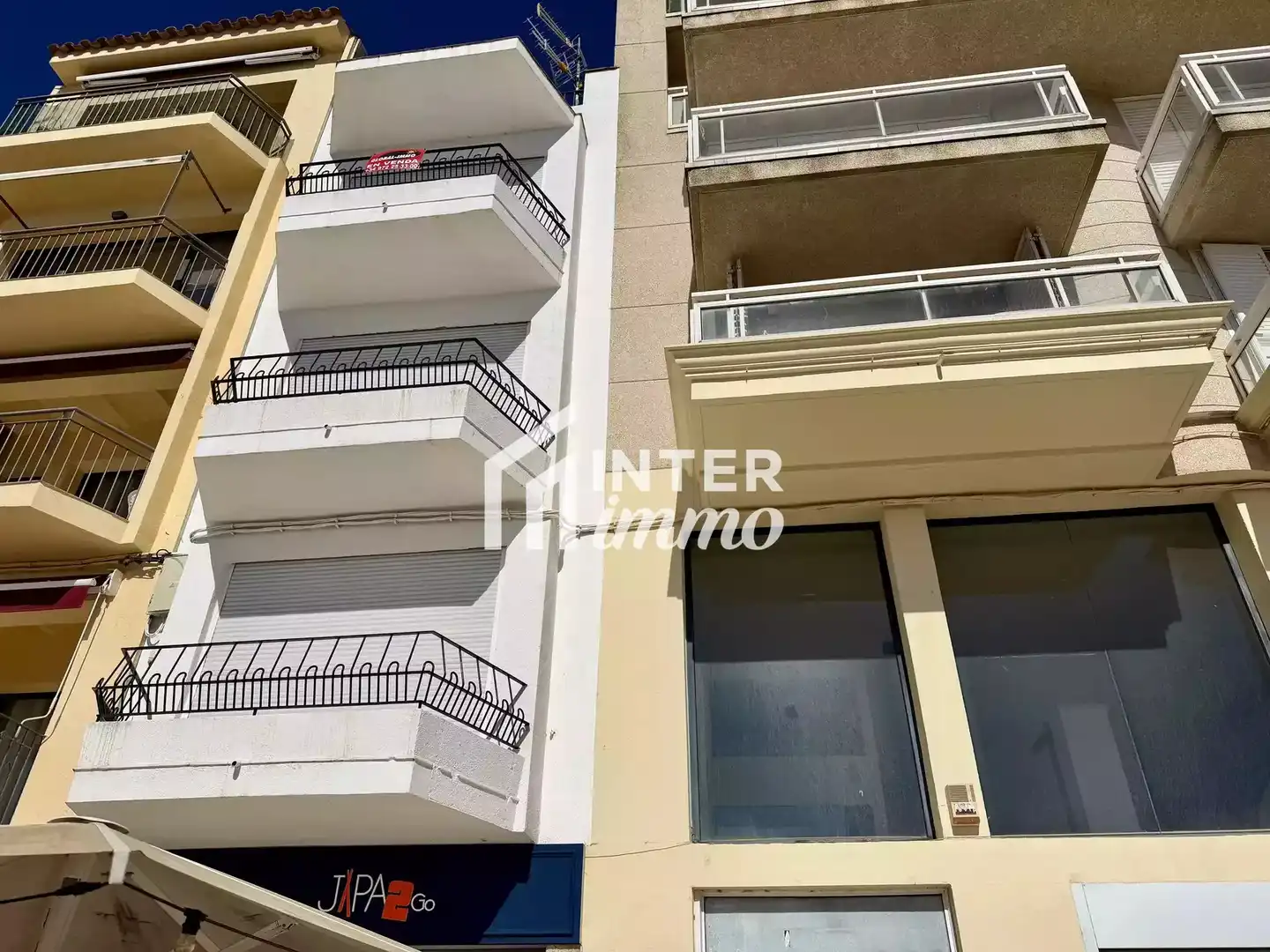 Außenansicht von Wohnung zum Verkauf in Roses mit Klimaanlage, Heizung und Parkett