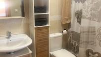 Bany de Apartament en venda en Benidorm amb Aire condicionat, Terrassa i Piscina comunitària