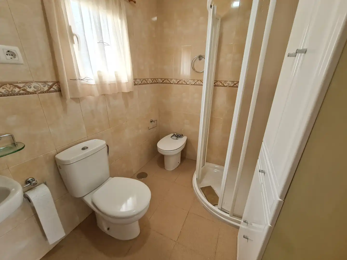 Bathroom of Houses for sale in Camas  with Air Conditioner, Terrace and Storage room