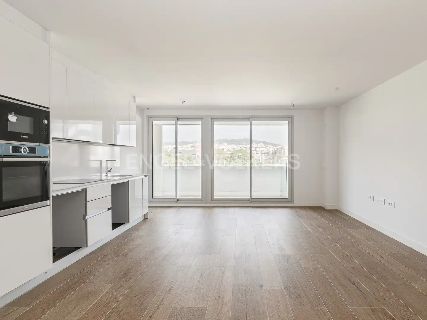 Außenansicht von Wohnung zur Miete in Barcelona mit Klimaanlage, Heizung und Parkett