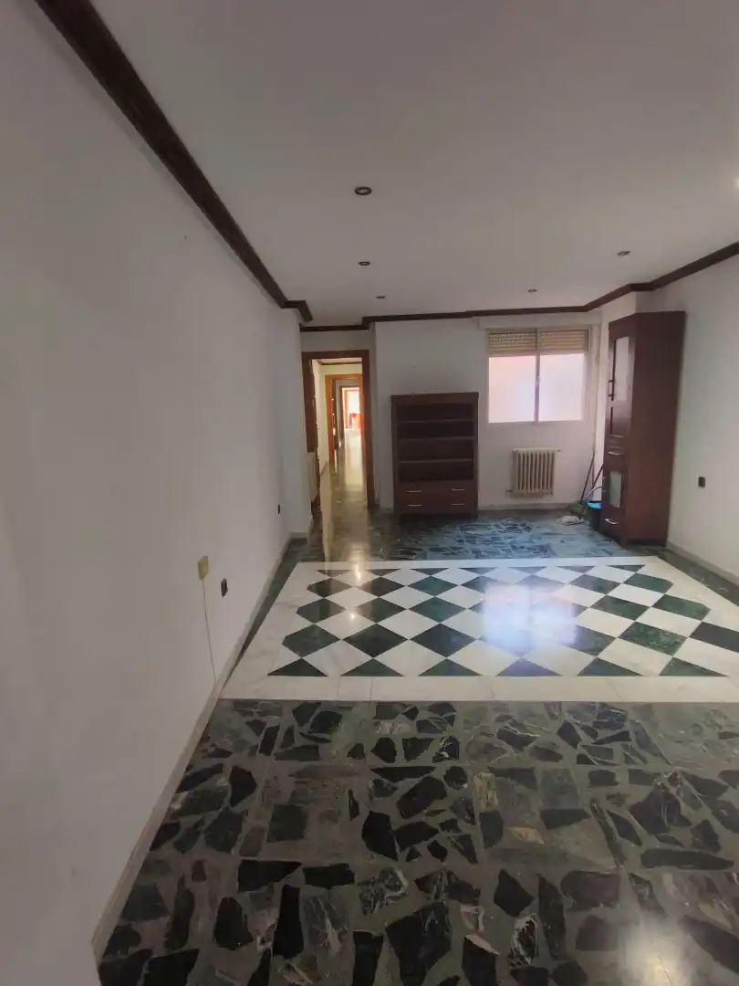 Wohnung zum Verkauf in Guadix mit Terrasse
