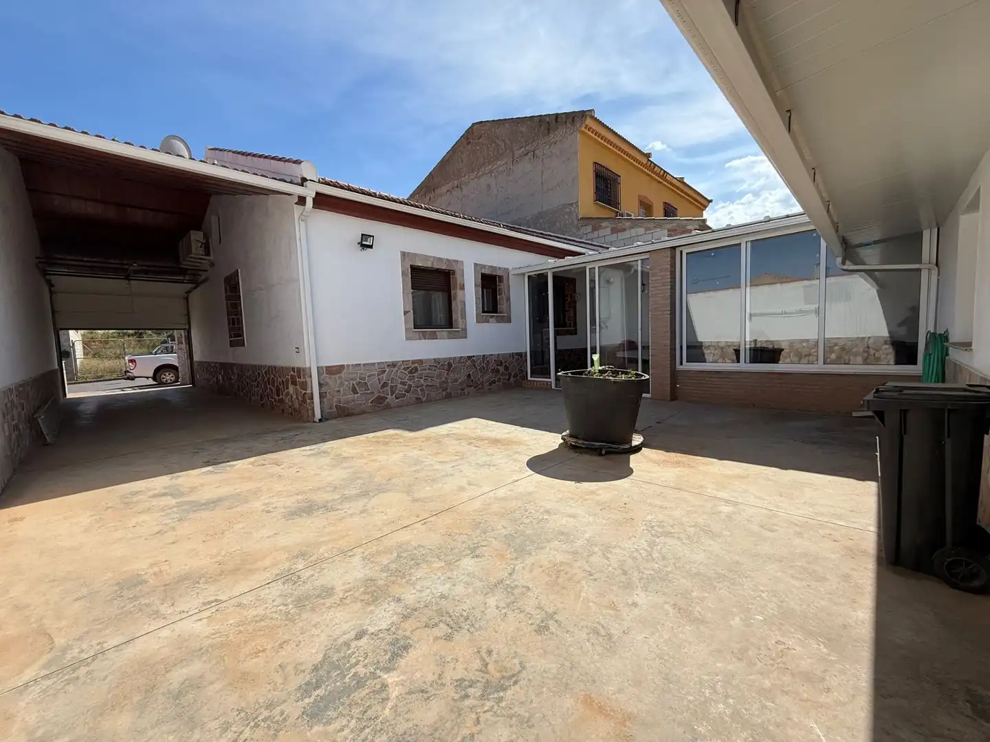 Außenansicht von Haus oder Chalet zum Verkauf in Humilladero mit Klimaanlage, Möbliert und Ofen