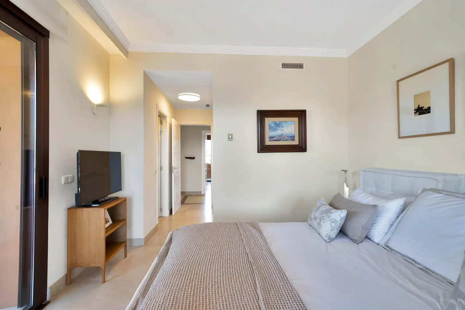 Dormitori de Apartament en venda en Marbella amb Aire condicionat, Calefacció i Jardí privat