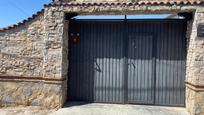 Vista exterior de Casa o xalet en venda en Lucena amb Piscina