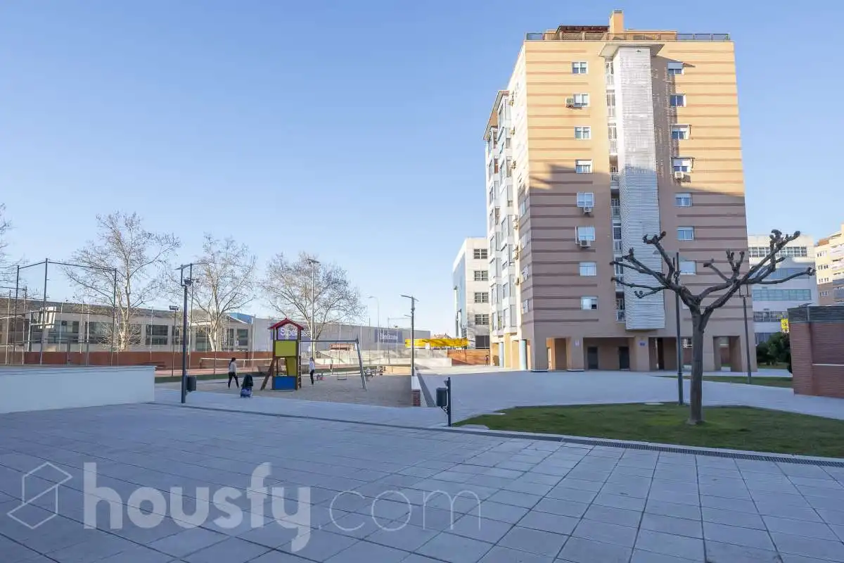 Vista exterior de Pis de lloguer en Madrid amb Calefacció, Parquet i Traster