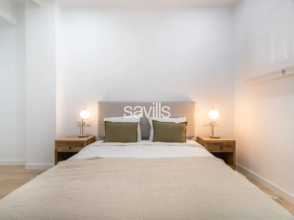 Bedroom of Apartments for sale in Barcelona