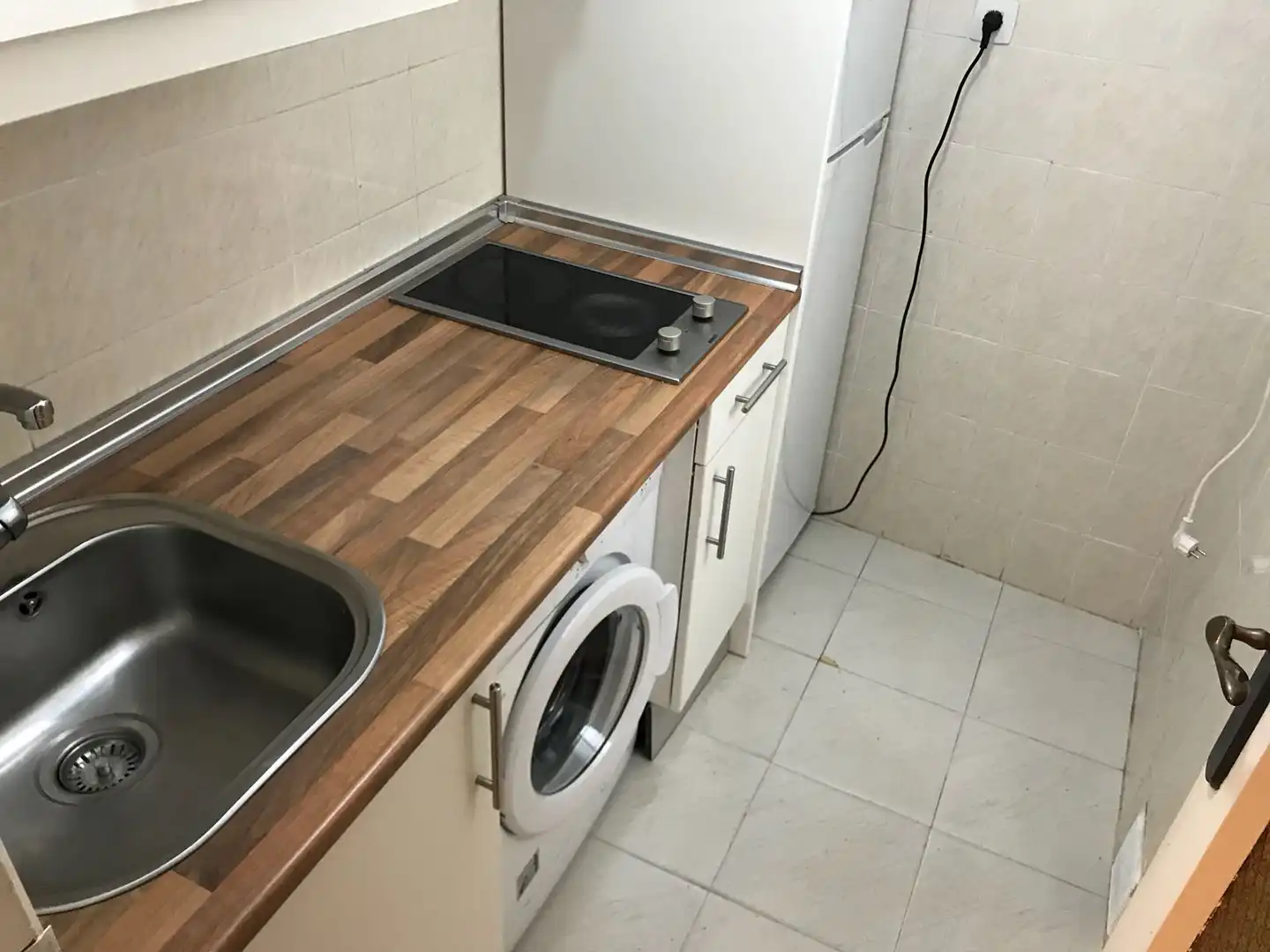 Küche von Wohnung zum Verkauf in Madrid mit Heizung, Waschmaschine und Fernseher